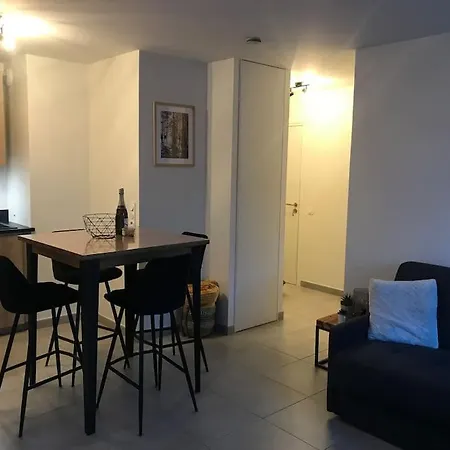 3 *** Centre Village Apartmán